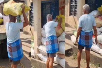 மூட்டை தூக்கும் முன்னாள் அமைச்சர்; வைரலாகும் வீடியோ - என்ன நடந்தது?