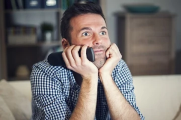 பத்து நாட்களில் 13 பேய் படம் பார்த்தால் சுமார் ஒரு லட்சம் பரிசு - வினோத போட்டி