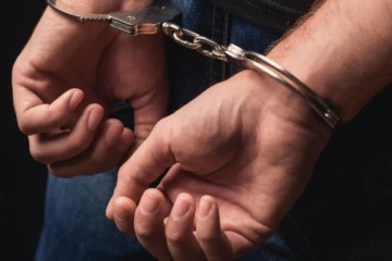 පාසල් සිසුවෙකු මාර්ගයෙන් පාසල් දරුවන්ට මත්ද්‍රව්‍ය බෙදලා - ඔබේ දරුවාත් ආරක්ෂිත ද?....