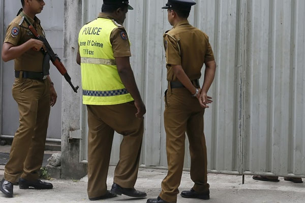 இலங்கையில் பதறவைத்த சம்பவம்; மதுபான சாலை அருகே மீட்கப்பட்ட சிசுவின் சடலம் | Body Of Baby Found Near Madhubana Road