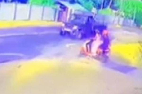 பளையில் பயங்கர விபத்து சம்பவம்: சிறுவன் பரிதாபமாக உயிரிழப்பு! | Kilinochchi Pallai Accident Boy Died On The Spot