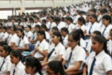 පාසල් සිසුන්ට නොයුතු තැන යනුවෙන් අලුත් දෙයක්..සිංහයින්ගෙ වැඩක්..