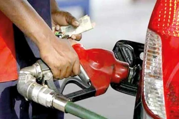 இலங்கையில் வாகன உரிமையாளர்களுக்கான தகவல்! எரிபொருள் விநியோகத்தில் புதிய நடைமுறை