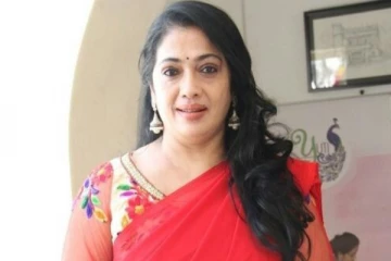 அழகில் நடிகை அம்மாவை மிஞ்சும் நடிகை ரேகாவின் மகள்.. புகைப்படத்தை பாருங்க