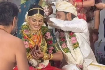 விஜய் டிவியின் ஹிட் சீரியல் நடிகைக்கு திருமணம் முடிந்தது... ஜோடி போட்டோ