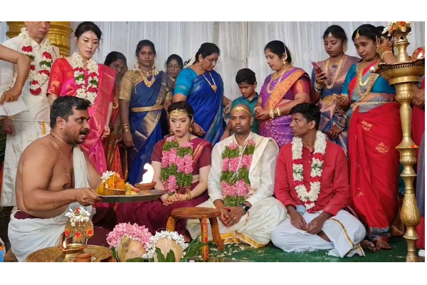 அம்மி மிதித்து அருந்ததி பார்த்து தென் கொரிய நாட்டு பெண்ணை மணந்த தமிழன் | Tamilnadu Youth Married His South Korea Girlfriend