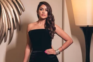 எந்த தமிழ் ஹீரோவுடன் நடிக்க ஆசை..? மனம் திறந்து பேசிய நடிகை மிருணாள் தாகூர்