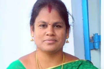 முதல்வரிடம் கண்ணீர் விட்டழுத பெண் எம்எல்ஏ