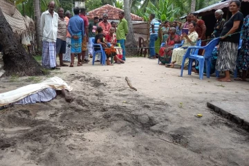 காட்டு யானை தாக்கி வயோதிபர் ஒருவர் பரிதாபமாக உயிரிழப்பு