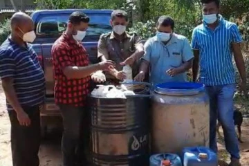 නිවසක පැවත්වාගෙන ගිය මත්පැන් නිෂ්පාදනාගාරයක් අත්අඩංගවට ....