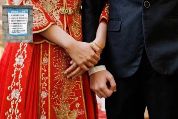 திருமணம் ஆகாமல் கருவுற்றால் அபராதம்! மணமுடிக்காமல் ஒன்றாக வாழ்ந்தால் 70 டொலர்..எங்கு தெரியுமா?