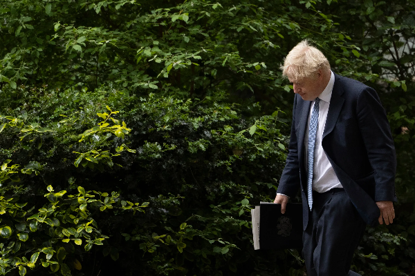 பதவிக்கு பை பை சொன்ன பிரித்தானிய பிரதமர்! | The British Prime Minister Resigns