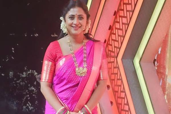 எதிர்நீச்சல் சீரியலில் வெளியேறய கையோடு ஜாலி டூர் கிளம்பிய நடிகை கனிஹா | Kaniha Quits Serial And Enjoys Her Vacation