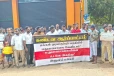 இணுவிலில் மதுபானசாலையை உடனடியாக அகற்றக் கோரி மக்கள் போராட்டம்