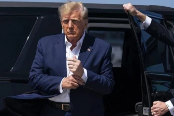 தேர்தல் குறுக்கீடு விவகாரம் : மீண்டும் சர்ச்சையில் சிக்கியுள்ள ட்ரம்ப்