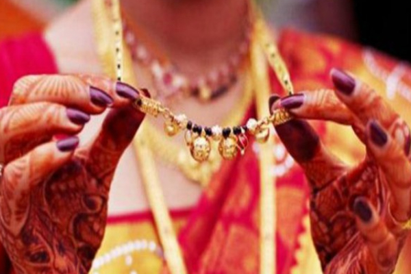 இந்த கனவுகள் எல்லாம் வந்தால் சற்று கவனமாக இருக்க வேண்டுமாம் | Is It Good To See Mangalsutra In Dreams