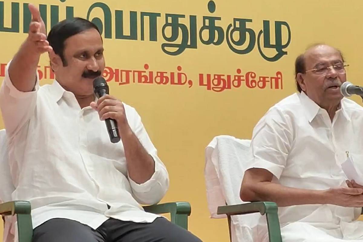 அன்புமணியை கண்ணீருடன் கட்டியணைத்த ராமதாஸ் - பாமகவில் முடிவுக்கு வந்த மோதல் | Anbumani Ramadoss Meets Ramadoss Pmk Rejoins அன்புமணியை கண்ணீருடன் கட்டியணைத்த ராமதாஸ் - பாமகவில் முடிவுக்கு வந்த மோதல் | Anbumani Ramadoss Meets Ramadoss Pmk Rejoins