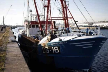 எல்லை மீறி வந்த பிரித்தானிய படகை சிறைபிடித்தது பிரான்ஸ்: - போரிஸ் ஜோன்சன் வெளியிட்ட அறிவிப்பு