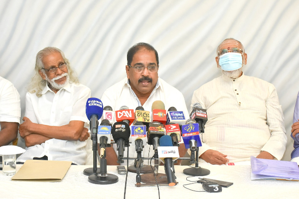 மக்களை ஏமாற்றி கோட்டாபயவின் நிகழ்ச்சி நிரலில் செயற்படுபவர்களே தமிழ்த்தேசிய மக்கள் முன்னணி! - ஐபிசி தமிழ்