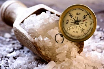 பண வரவை அதிகப்படுத்தும் உப்பு கட்டி.. எந்த இடத்தில் வைக்கணும் தெரியுமா?