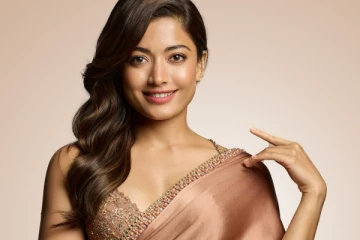 நடிகை ராஷ்மிகா சேலையில் செம ஹாட் போட்டோஷூட்