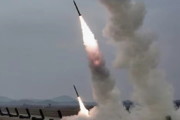 උතුරු කොරියාවෙන් යළිත් බැලස්ටික් මිසයිල ප්‍රහාර මාලාවක්