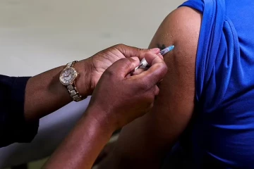 இந்த நாட்டிலும் கொரோனா நோயாளிகளின் எண்ணிக்கை கணிசமாக குறைந்தது: தொடர்ந்து அதிகரிக்கும் நம்பிக்கை