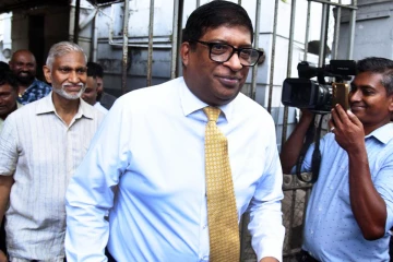 රවී කරුණානායකට අදම ඇප ලැබුණු හේතුව මෙන්න - කොමිසමත් හොල්මන් වෙද්දි රවීගේ නීතිඥයා අධිකරණයට කියපු කතාව