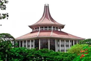 சட்டமா அதிபருக்கு எதிராகவும் ஆதரவாகவும் ஒரே நாளில் போராட்டங்கள்