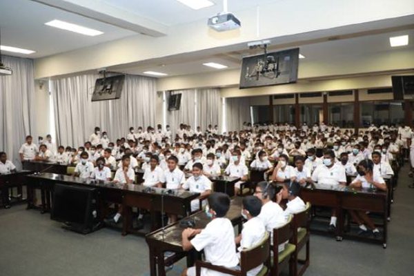 இலங்கை நாடாளுமன்ற வரலாற்றில் இதுவே முதல் முறை! | 5000 Students Visited The Sri Lankan Parliament இலங்கை நாடாளுமன்ற வரலாற்றில் இதுவே முதல் முறை! | 5000 Students Visited The Sri Lankan Parliament