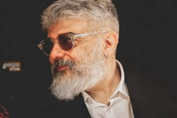 அஜித் ஷாலினி ஜோடியாக வெளிநாட்டில் இருக்கும் போட்டோ! வைரல்