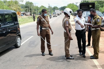 இளைஞனை மோதி தள்ளிய அமெரிக்க தூதரக சொகுசு வாகனம் (Photos)