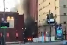 அமெரிக்காவை உலுக்கிய பயங்கர குண்டுவெடிப்பு !! தப்பியோடிய மர்ம நபர்:இப்படிக்கு உலகம்