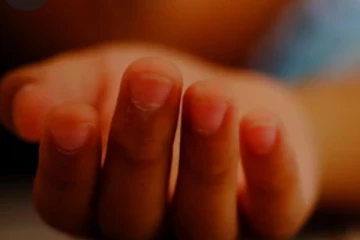 කුඩා දැරියකට මරු කැද වූ මාරක රිය අනතුර.