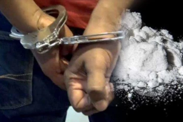 இலங்கையில் மர்ம பொருளுடன் அதிரடியாக சந்தேக நபர் கைது