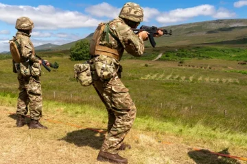 புடினை திருப்பி அடிக்க தயாராகும் உக்ரைன் - பிரித்தானியாவில் சிறப்பு பயிற்சி எடுக்கும் வீரர்கள்