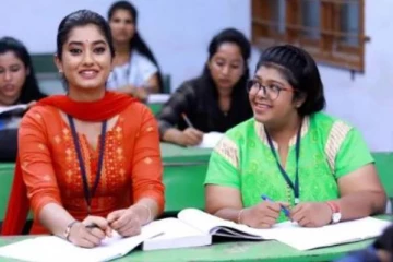 பெற்றோர்களை இழந்து வாழ்க்கையில் கஷ்டங்களை அனுபவிக்கும் காற்றுக்கென்ன வேலி சீரியல் பிரபலம்- இப்படியொரு சோகமா?