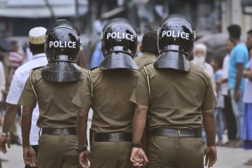 கர்ப்பிணிப் பெண்ணின் வயிற்றில் எட்டி உதைத்த கடற்படை சிப்பாய்..!