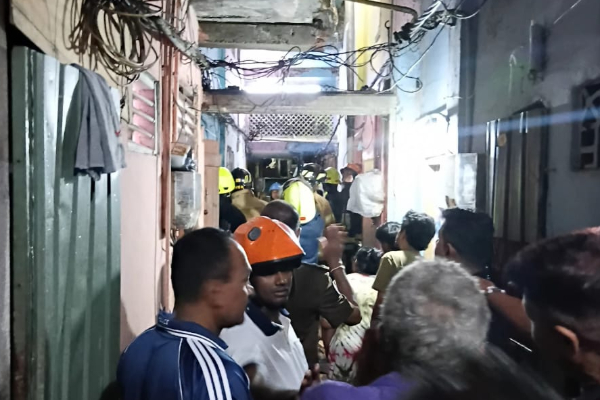 கொழும்பில் இரவில் நேர்ந்த அனர்த்தம் ; உடனடியாக களத்தில் இறங்கிய மேயர் விராய் கெலி பல்சதார் | Disaster Strikes Colombo At Night கொழும்பில் இரவில் நேர்ந்த அனர்த்தம் ; உடனடியாக களத்தில் இறங்கிய மேயர் விராய் கெலி பல்சதார் | Disaster Strikes Colombo At Night