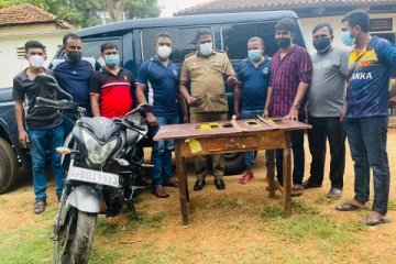 மருதனார்மடம் பழ வியாபாரி மீது தாக்குதல் நடத்திய நால்வர் கைது