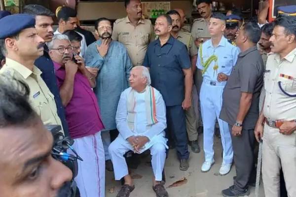 கருப்புக் கொடி காட்டிய மாணவர்கள்; சாலையில் அமர்ந்த ஆளுநர் - பரபர சம்பவம்! - தமிழ்நாடு