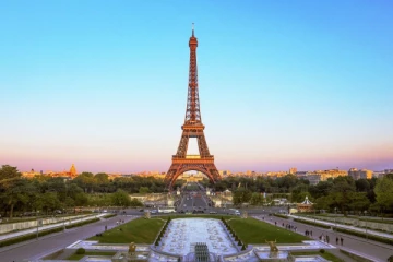 ஈபிள் கோபுரம் இடிக்கப்படப்போவதாக சமூக ஊடகங்களில் உலாவரும் தகவல்