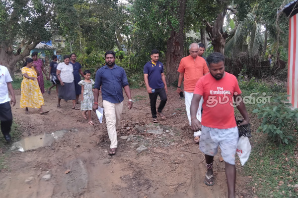 டிட்வா புயலால் பாதிக்கப்பட்ட வீதிகளை பார்வையிட்ட சுமந்திரன் | Sumanthiran Visits Roads Affected By Cyclone Titva