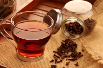 டீ-யில் ஒரே ஒரு கிராம்பு சேர்த்துக்கோங்க... கண்கூடாக அதிசயத்தை காணலாம்