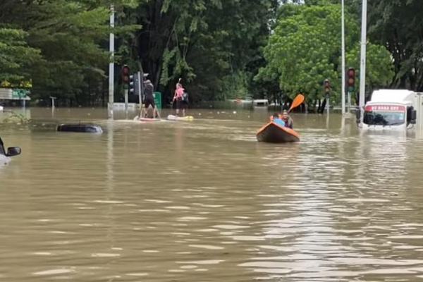 நாட்டின் பல பகுதிகளைச் சேர்ந்த மக்களுக்கு அடுத்தடுத்து விடுக்கப்படும் எச்சரிக்கை | Weather In Sri Lanka Today Warning To Srilanka