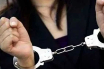 மதுபானம் மற்றும் கஞ்சா வியாபாரத்தில் ஈடுபட்ட மூன்று பெண்கள் கைது