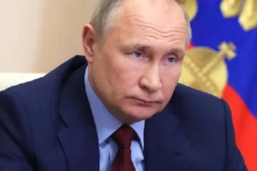 புடின் மகள்களுக்கு தடை விதித்தது பிரிட்டன்