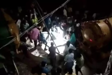 விஷ வாயு தாக்கி மூவர் உயிரிழப்பு - போலீசார் வழக்கு பதிவு..!