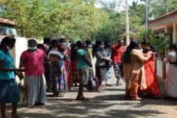 வீடமைப்பு அபிவிருத்தி அதிகார சபையை முற்றுகையிட்ட பெண்கள் குழு!