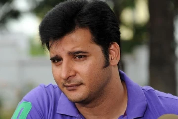 கழிவறை சுத்தம் செய்த நடிகர் அப்பாஸ்.. என்ன காரணம் தெரியுமா? இதோ